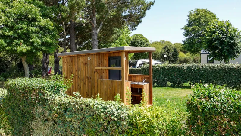 Emplacement Premium Avec Bloc Sanitaire Individuel