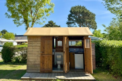 Premium pitch with individual toilet block — 8