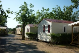 Location - Mobilhome Piscinois Confort 20.90M² - 2 Chambres Avec Climatisation + Terrasse Couverte - Camping Le Mas de la Plage