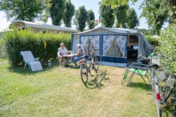 Kampeerplaats(en) - Basisprijs Natuurplaats (1 Tent, Caravan Of Camper / 1 Auto) - Camping La Promenade