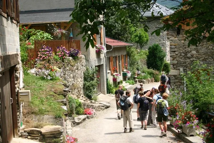 VILLAGE DE VACANCES LE TARBESOU****