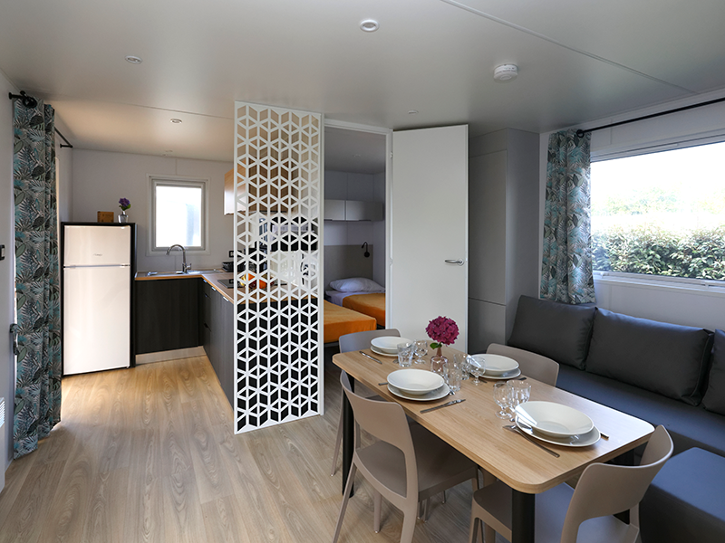 Stacaravan met 2 slaapkamers en airconditioning