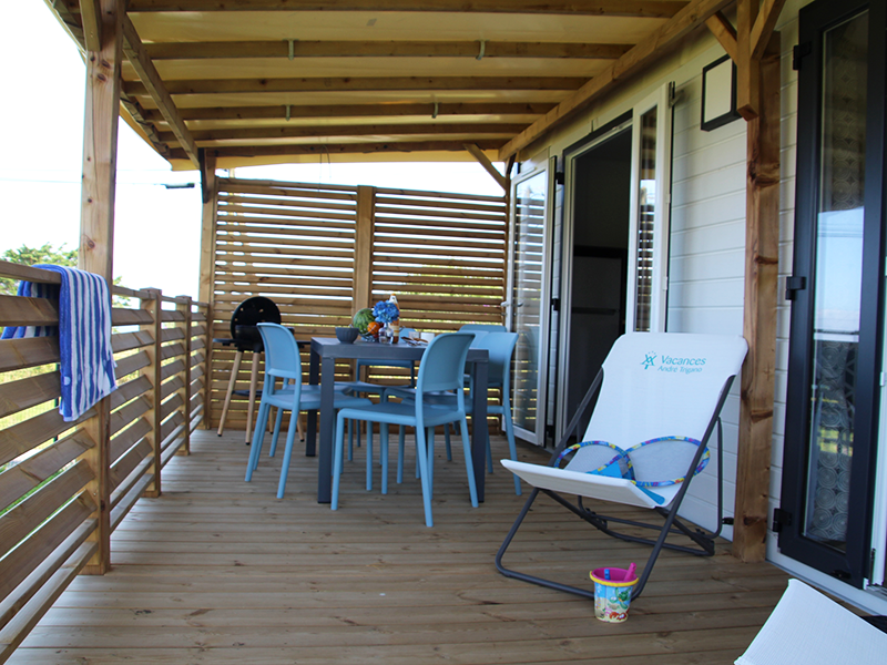 Stacaravan met 3 slaapkamers en airconditioning