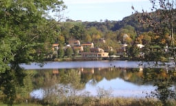 Village Vacances du Lac de Menet - image n°2 - Roulottes