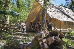 Accommodation - Canadian Tent I - Village Huttopia Lanmary