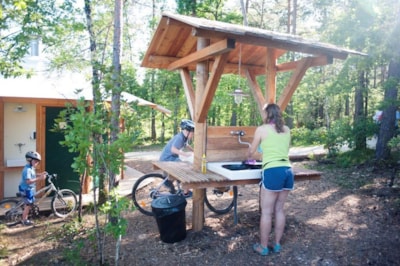 Pitch: tent + electricity (no car access)