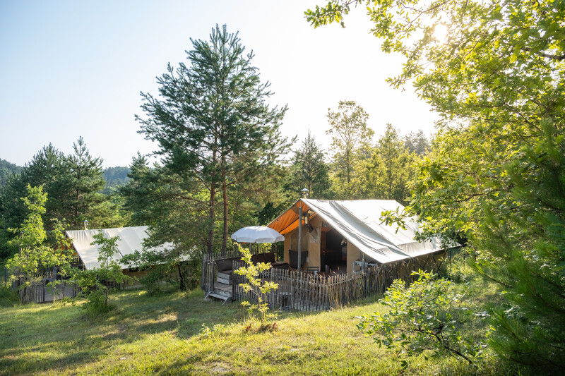 Accommodation - Trappeur Tent I - Village Huttopia Lanmary