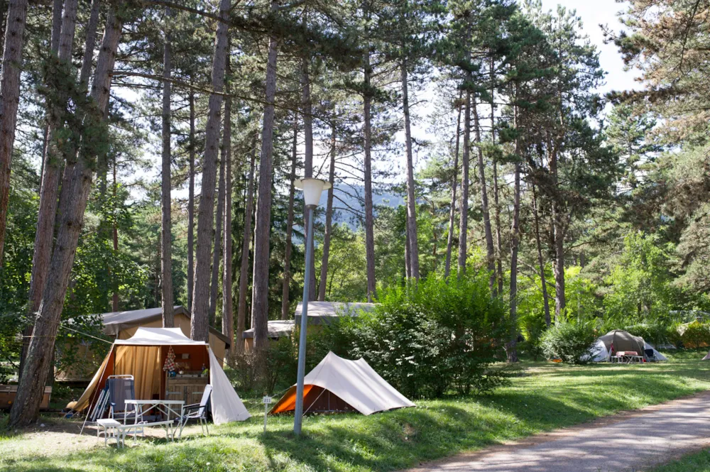 Huttopia Divonne Les Bains - image n°10 - Camping Direct