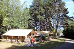 Accommodation - Classic Iv Wood & Canvas Tent - Huttopia la Clarée
