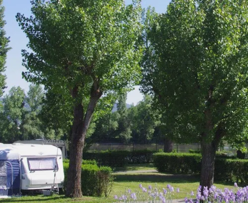 Emplacement - Emplacement Forfait Tente - Véhicule, Tente Sans Électricité - image n°3 - Camping Kanopée Village