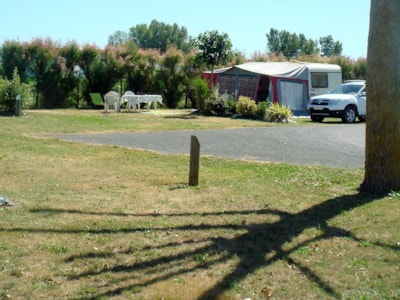 Nature Package (1 tent or caravan + 1 car / 1 motorhome)