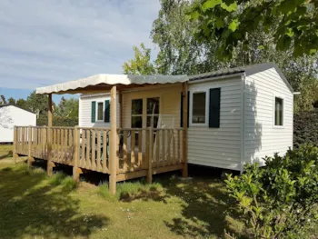 Mietunterkunft - Mobilheim Rapidhome Lodge 2 Schlafzimmer 29M² + Überdachte Terrasse, 2 Schlafzimmer, Wohn-/Küchenbereich, Bad + Wc, Tv Inklusive - Camping Le Montet d'Oléron