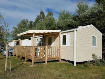 Mietunterkunft - Mobil Home Rapidhome Premium, 2 Chambres + Dressing, 33M² + Terrasse Couverte, 1 Dressing ,  Coin Séjour,  Cuisine Équipée,  Salle De Bain + Wc, Tv Comprise - Camping Le Montet d'Oléron