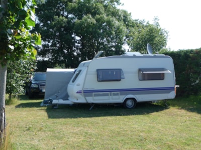 Comfort pitch from 80 to 100m² with 6A electricity — 2