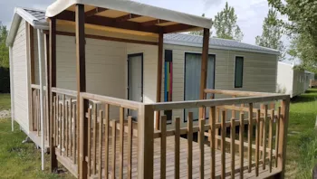 Mietunterkunft - Mobil Home Malaga 2 Chambres 27M² + Terrasse Couverte, 2 Chambres, Coin Séjour/Cuisine, Salle De Bain + Wc, Tv Comprise - Camping Le Montet d'Oléron