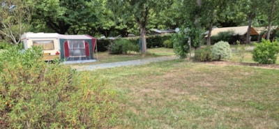Comfort pitch from 80 to 100m² with 6A electricity — 1