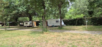 Pitch CONFORT XL from 100 to 150m² with electricity 6A — 1