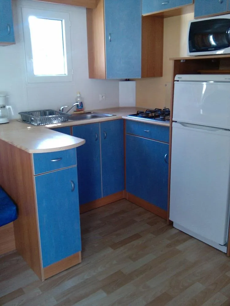 Camping Acapulco Mh 3 Chambres Budget (Mobil-Home De +12Ans) Terrasse Bois Non Couverte  30M²