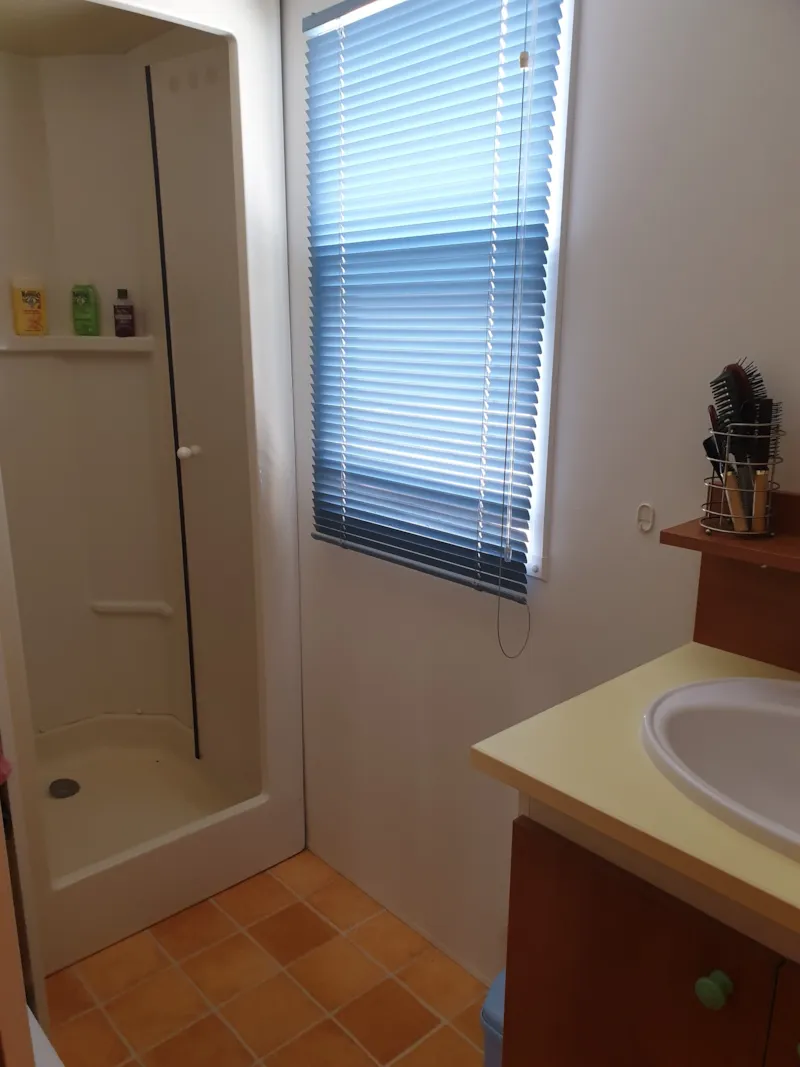 Camping Acapulco/ Mh  2 Chambres Budget Terrasse Couverte  (Modèle +De 15Ans) 21-25M²