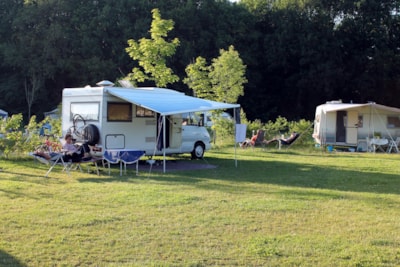 Basic Pitch : car + tent/caravan or camping-car + electricity 6A (<=4 kHw)