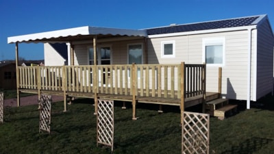 Mobil-home Confort 34m² (3 bedrooms) - 1 shower room - Semi-covered terrace