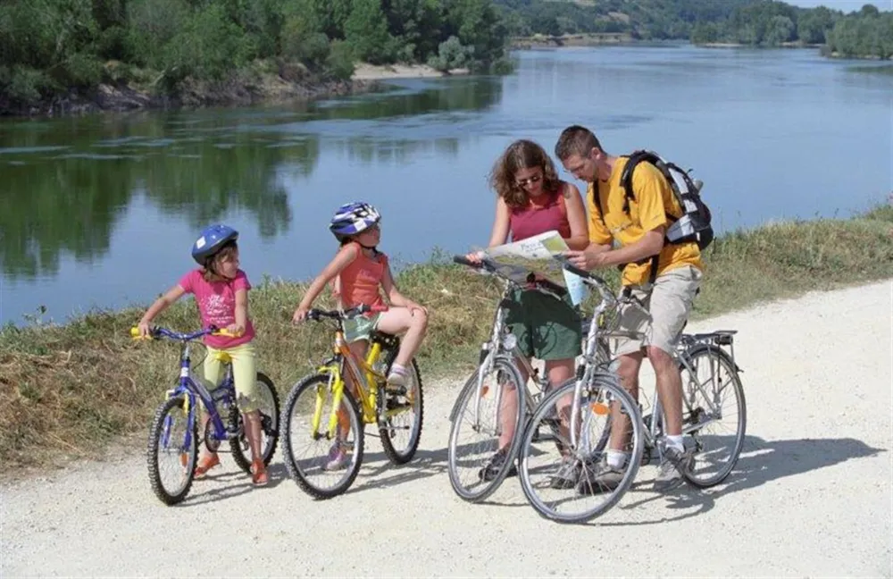 Flower Camping Loire et Châteaux - image n°44 - UniversalBooking