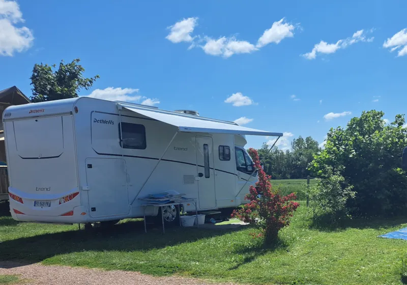 Forfait Confort (1 Tente, Caravane Ou Camping-Car / 1 Voiture / Électricité/ 2 Pers. Incluses)