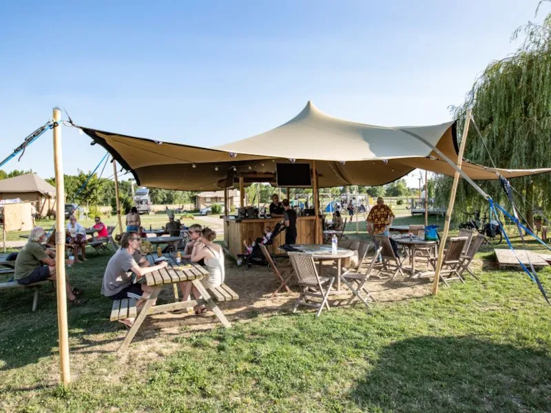 Emplacement Partagé Loire À Vélo (Base 1 Adulte + Vélo + Tente)