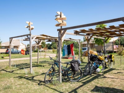 Shared pitch Loire à vélo (based on 1 adult + bike + tent)