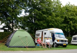 Kampeerplaats(en) - Standaard Kampeerplaats + 6A Elektriciteit - Camping Liefrange