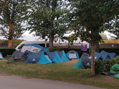 Comfort Package (1 tent, caravan or motor home / 1 car / electricity 16A)