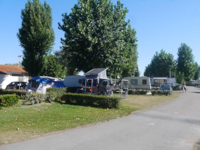 Pitch Trekking Package by foot or by bike with tent + electricity 16A (additional person not applicable)