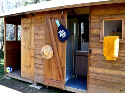 Freecamp Original Premium package (installation + electricity + private toilet/shower + fridge + gas hob)