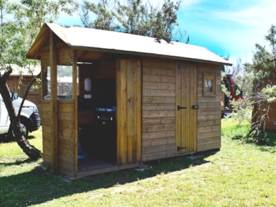 Freecamp Original Premium package (installation + electricity + private toilet/shower + fridge + gas hob)
