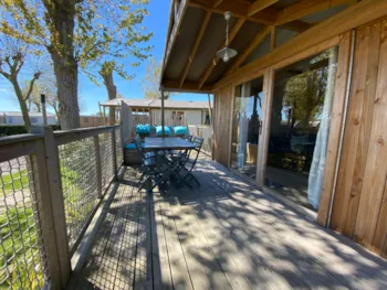 Mietunterkunft - Cabane Lodge Sweet Flower Premium 32M² 2 Schlafzimmer - Flower Camping Le Pré des Sables