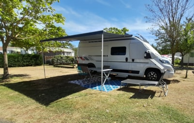 Comfort Package (1 tent, caravan or motor home / 1 car / electricity 16A)