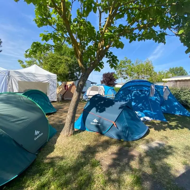 Forfait Confort (1 Tente, Caravane Ou Camping-Car / 1 Voiture / Électricité 16A)