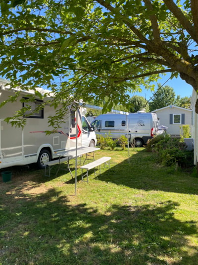 Comfort Package (1 tent, caravan or motor home / 1 car / electricity 16A)