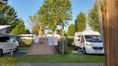 Comfort Package (1 tent, caravan or motor home / 1 car / electricity 16A)