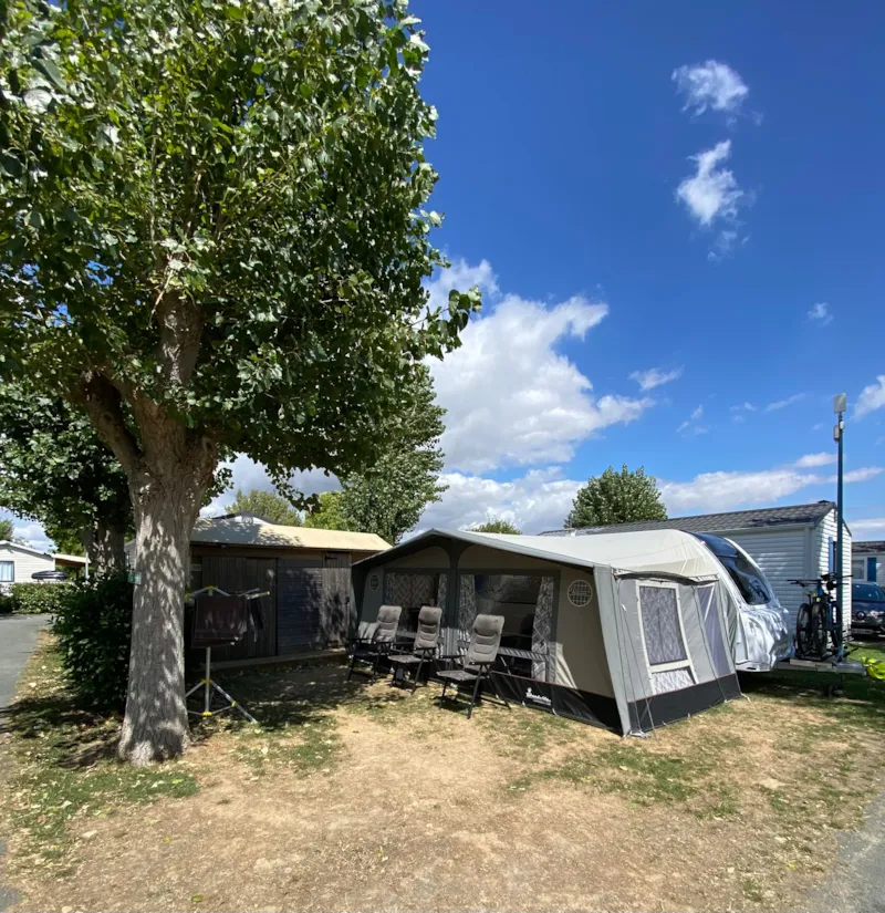 Forfait Premium Freecamp Original ( Installation + Éléctricité + Wc /Douche Privé +Frigo + Feux Gaz)