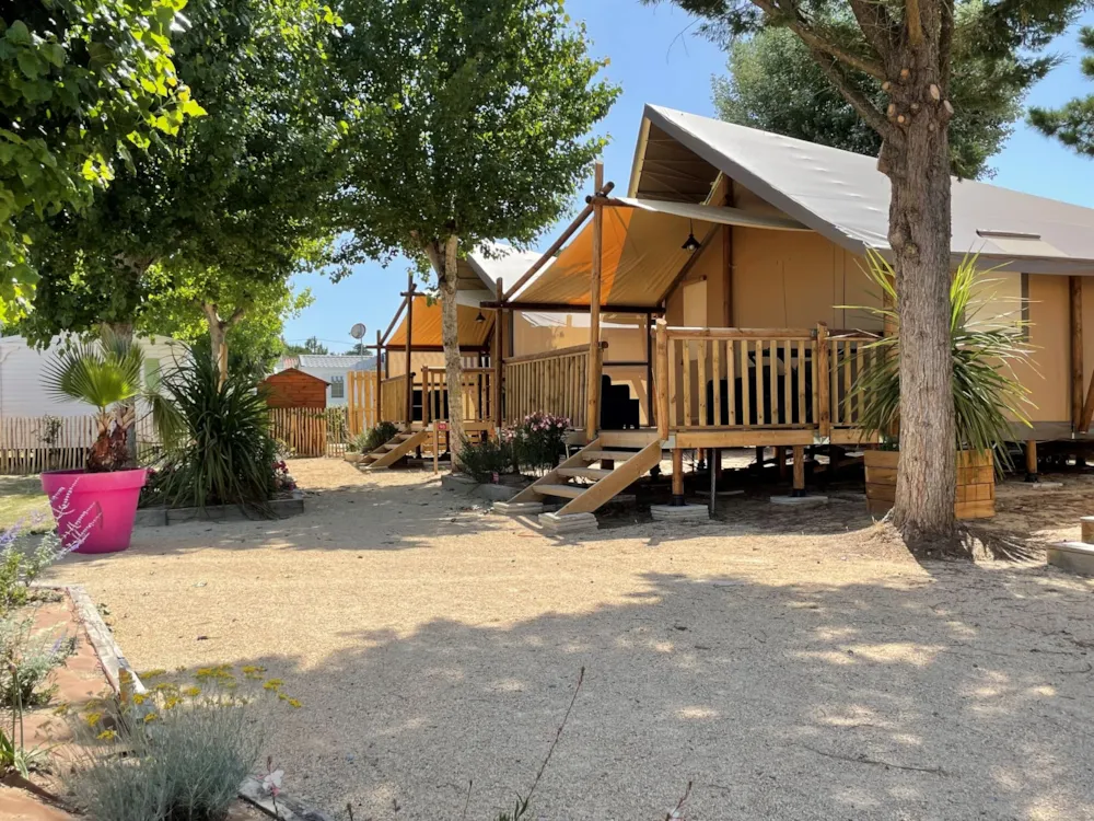 Location - Jungle Lodge 2Chambres - Avec Sdb - 26M² - Camping La Parée du Both