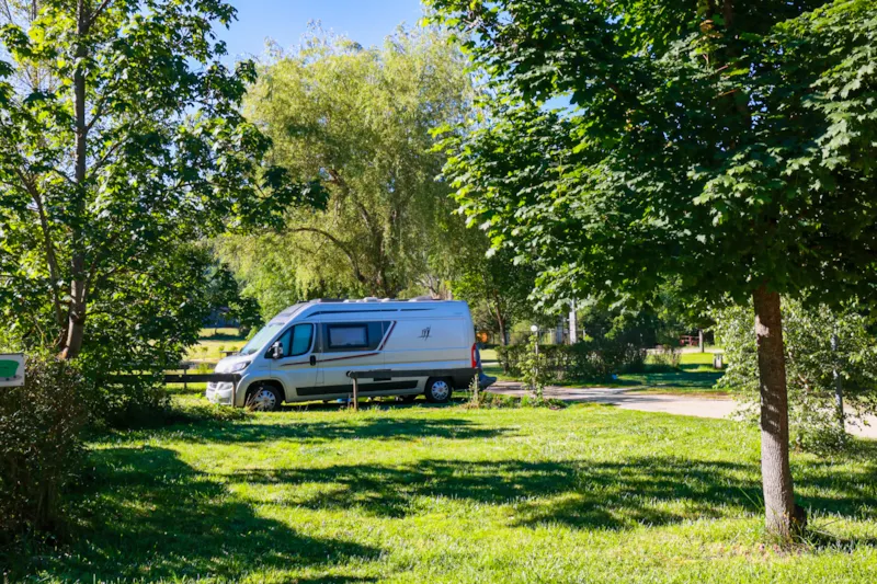 Emplacement Avec Électricité