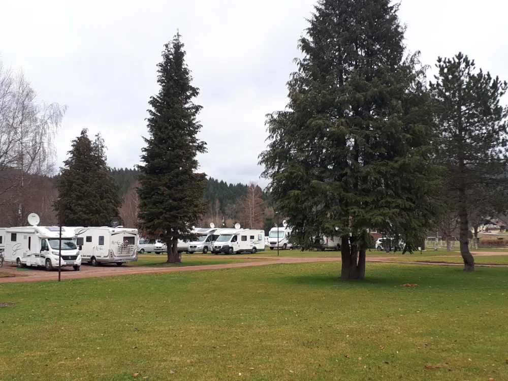 Parking camping-car avec électricité 16 A