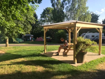 Piazzola Forfait Escursionista A Piedi O In Bicicletta Con Tenda