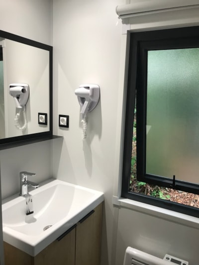 3-bedroom mobile home with private spa: your green bubble of well-being. — 9