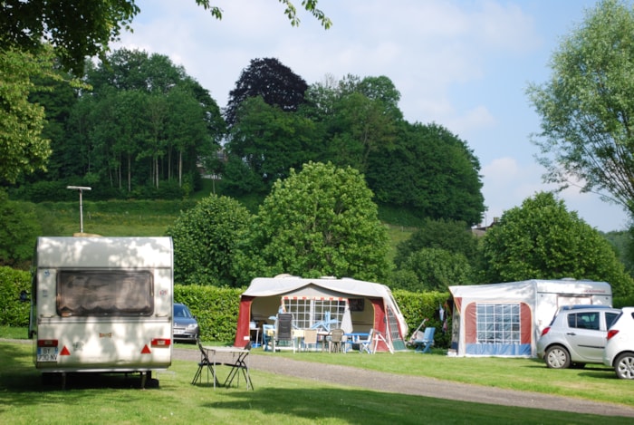 Emplacement Standard/Tente/Caravane/Camping-Car