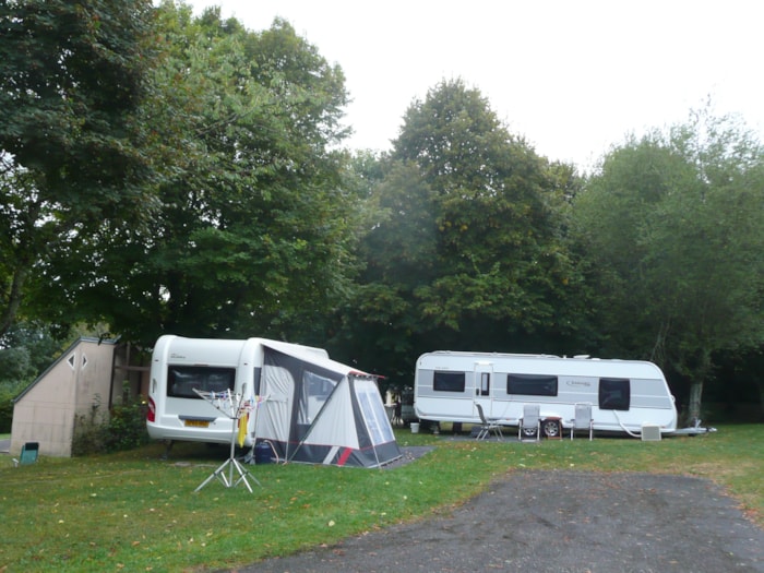 Emplacement Standard/Tente/Caravane/Camping-Car