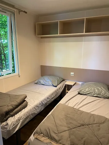 Mobil Home 2 Chambres Premium Idéalement Situé Dans Un Cadre Verdoyant Naturel Et Piéton.