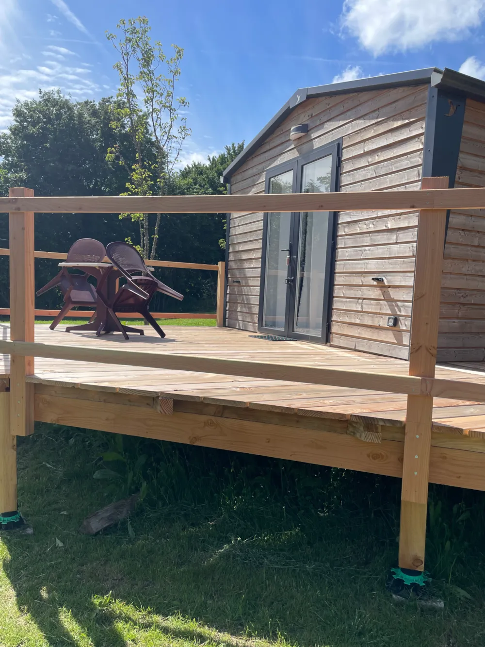 Chambre - Location Appart Camp' Hôtel Avec Terrasse 1Ch/1 Sdb/Cuisine Salon/Prestation Hôtelière - Camping du Perche Bellemois