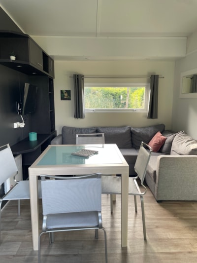 Cottage 2 bedrooms / 2 bathrooms with private spa (sleeps 4 + 1 bunk bed CHILD)